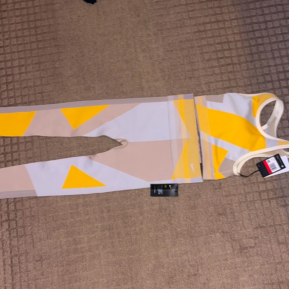 Seamless Nike bra and pant set